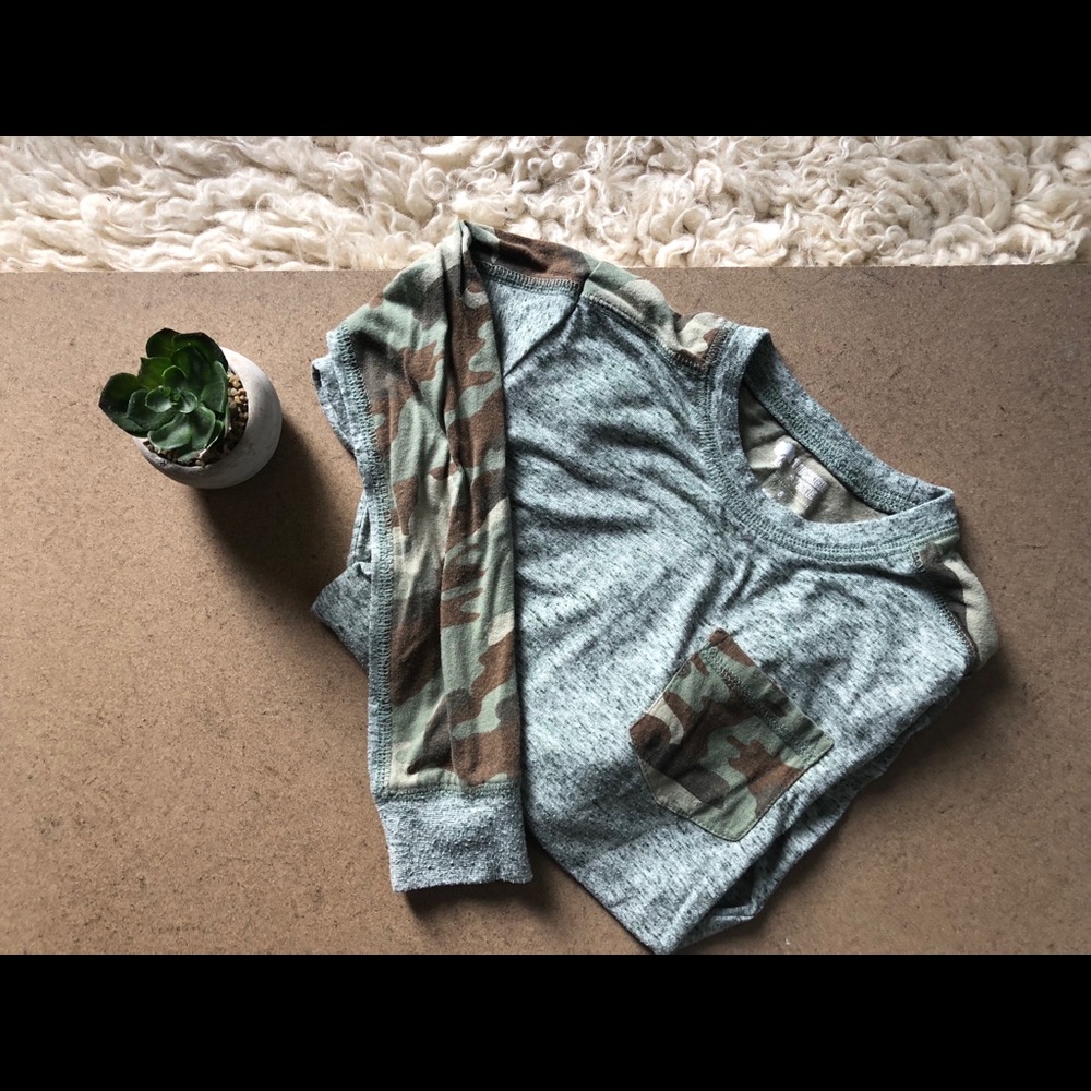 Tucker and Tate boys camo grey shirt size 5